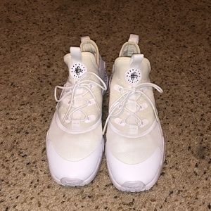Huarache Nikes - like NEW